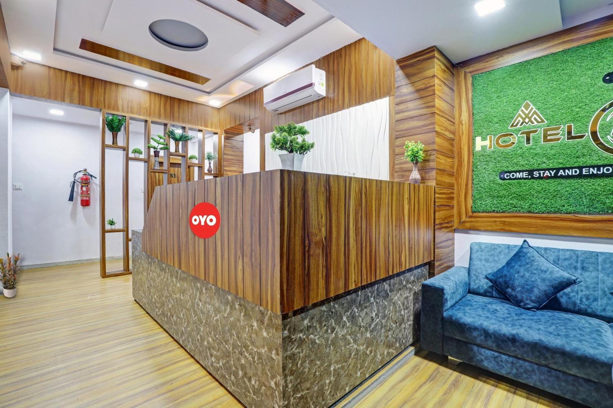 Hotel O Max Surat Bagian luar foto